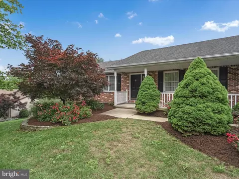 1755 Oak Ct, Orwigsburg, PA 17961