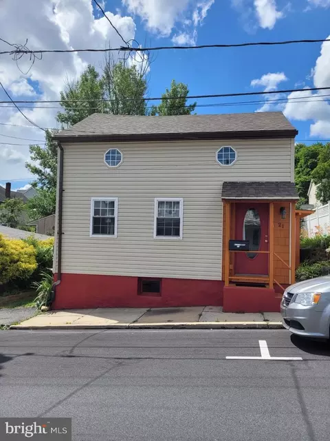 21 E William St, Schuylkill Haven, PA 17972