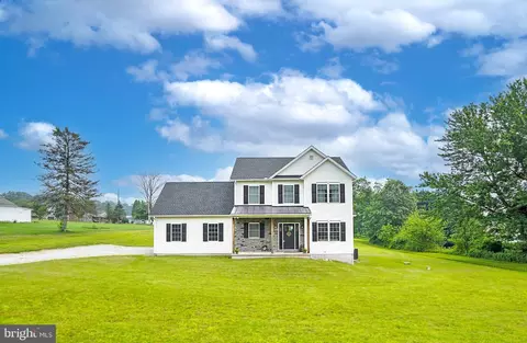359 Archery Club Rd, New Ringgold, PA 17960
