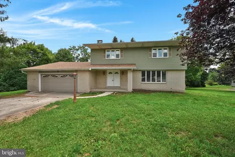 38 Lynwood St, Tamaqua, PA 18252