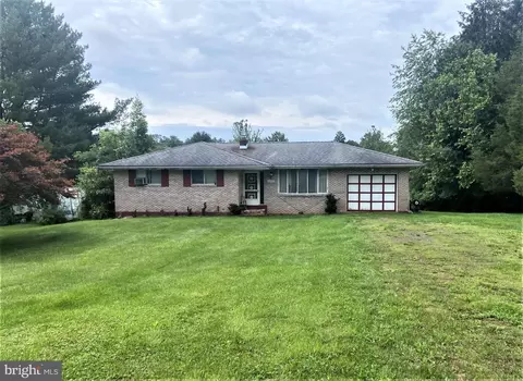 1332 Red Dale Rd, Orwigsburg, PA 17961