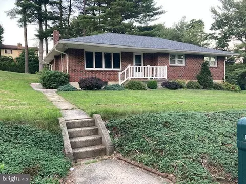 134 St Clair Ave, Pottsville, PA 17901