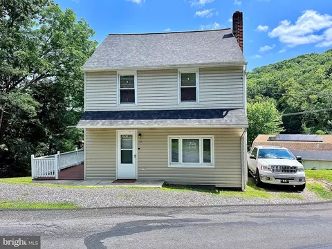 571 Dowdentown Rd, Pottsville, PA 17901