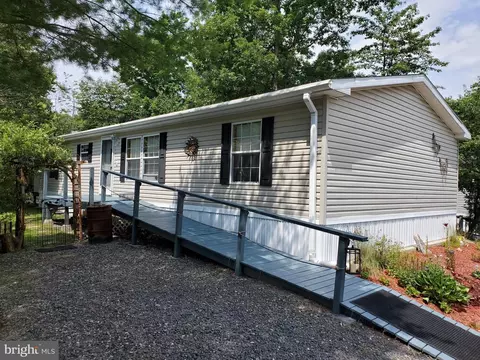 168 Damascus Rd, New Ringgold, PA 17960