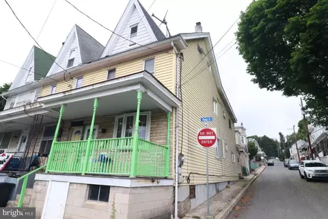 417 W Rowe St, Tamaqua, PA 18252