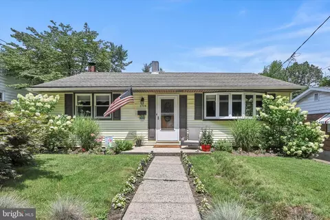 1704 1st Ave, Pottsville, PA 17901
