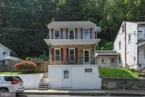 324 W Savory St, Pottsville, PA 17901