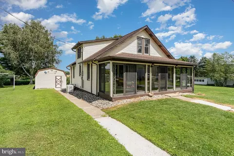 16 6th St, Ringtown, PA 17967