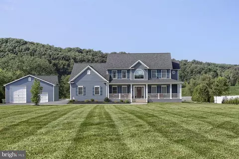 4 Sager Dr, Pine Grove, PA 17963