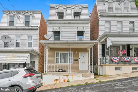 16 Mary St, Pottsville, PA 17901