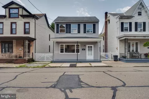 228 N Mill St, Saint Clair, PA 17970