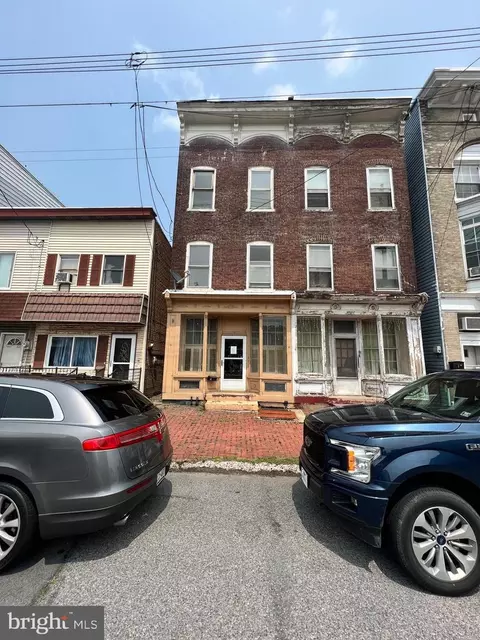 11 N 2nd St, Saint Clair, PA 17970