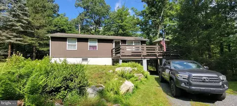 582 Chamonix Ln, Zion Grove, PA 17985