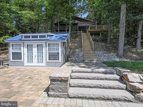 817 Wynonah Dr, Auburn, PA 17922