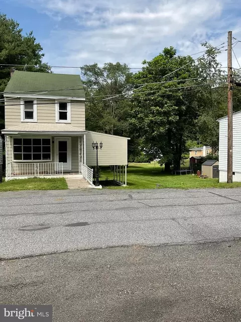 114 Greenbury Rd, Pottsville, PA 17901