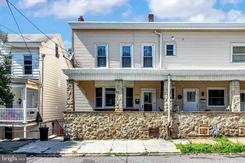 2046 Mahantongo St, Pottsville, PA 17901