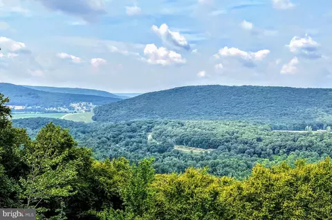 130 Summit Rd, Hazleton, PA 18202