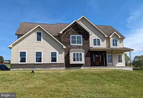 38 Hillside Dr, Schuylkill Haven, PA 17972