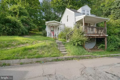 58 Ann St, Pottsville, PA 17901