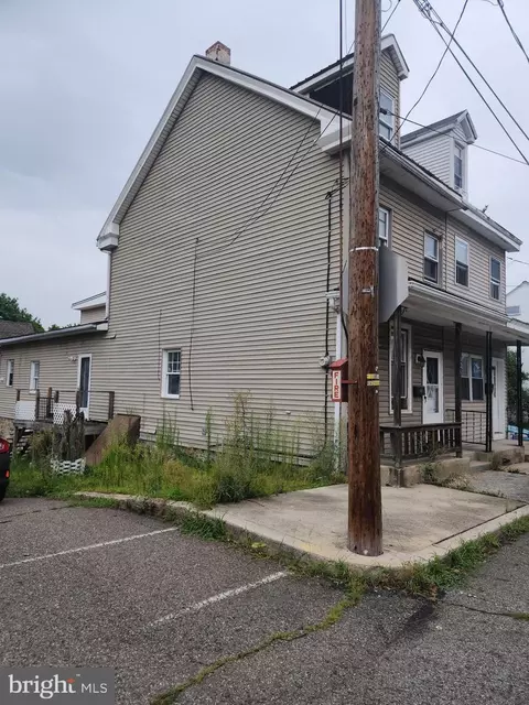 626 W Race St, Pottsville, PA 17901