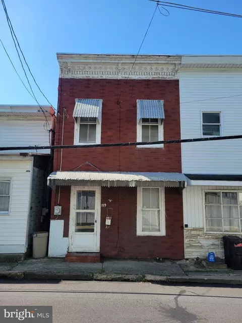 119 Carbon St, Minersville, PA 17954