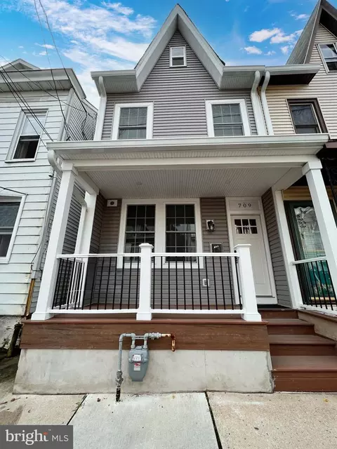709 W Race St, Pottsville, PA 17901
