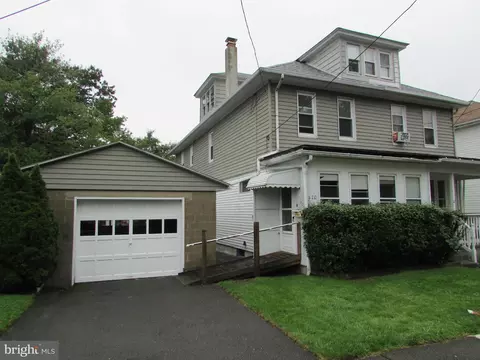 10 N Madison St, Mcadoo, PA 18237