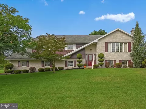 401 Broad St, Valley View, PA 17983