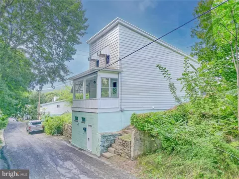 211 Franklin St, Tamaqua, PA 18252