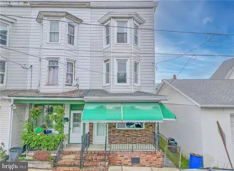 107 W High St, Coaldale, PA 18218