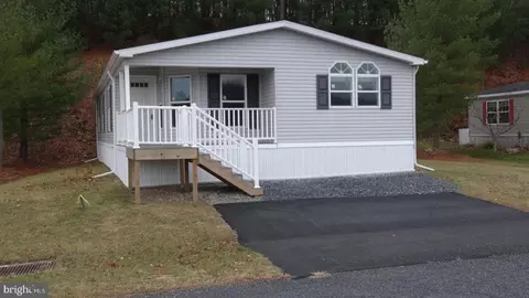 79 Angel Dr, New Ringgold, PA 17960