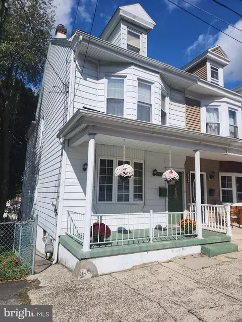 2072 W Norwegian St, Pottsville, PA 17901