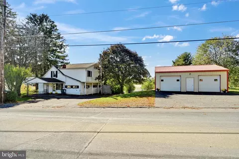 36 SW Lawn Rd, Pottsville, PA 17901