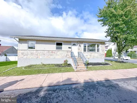 1 W Garfield St, Mcadoo, PA 18237