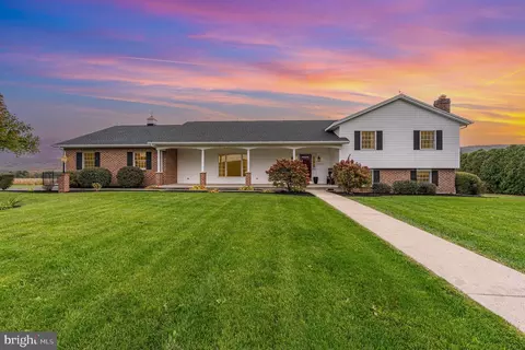 1137 E Main St, Hegins, PA 17938