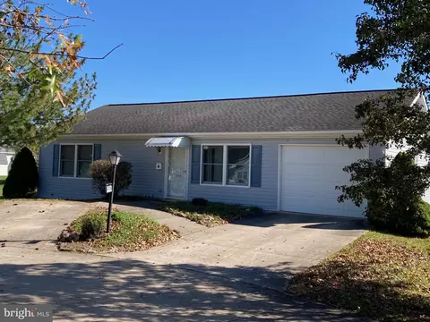 550 Honeysuckle Ct, Pine Grove, PA 17963