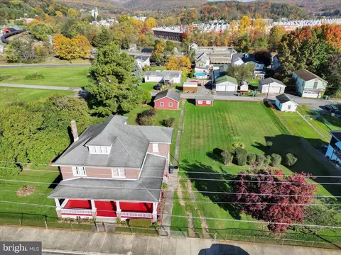 48 Schuylkill St, Cressona, PA 17929