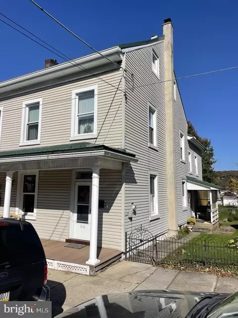 316 W Market St, Orwigsburg, PA 17961