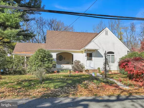 209 Llewellyn Rd, Pottsville, PA 17901