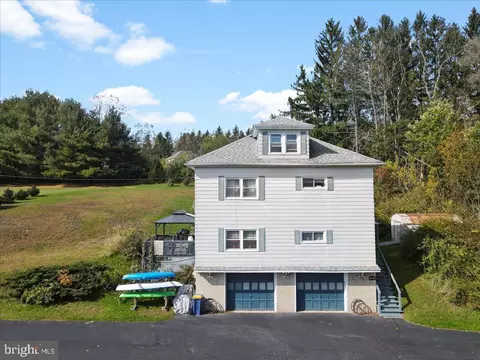 615 Tuscarora Mountain Dr, Barnesville, PA 18214