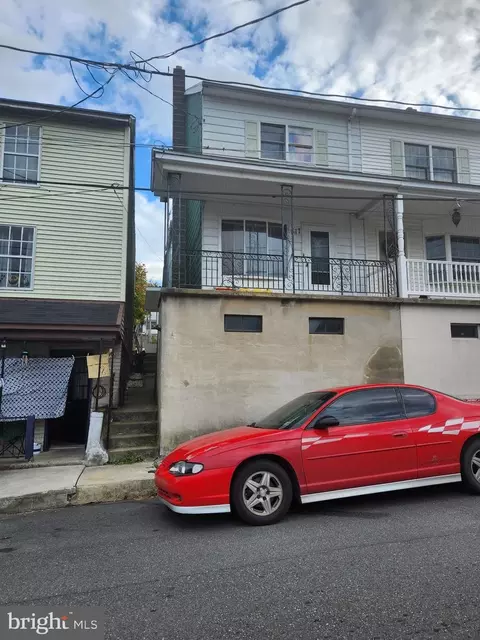 517 Pine Hill St, Minersville, PA 17954