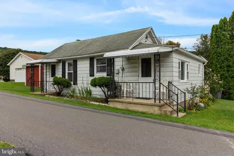 49 Maple St, Nuremberg, PA 18241