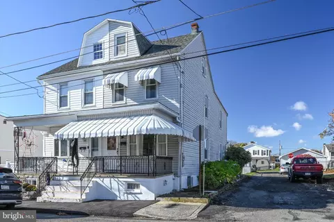 128 N 4th St, Frackville, PA 17931