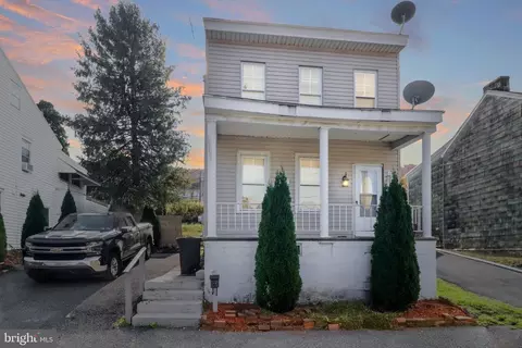 112 E Bacon St, Pottsville, PA 17901