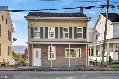 1820 E Grand Ave, Tower City, PA 17980