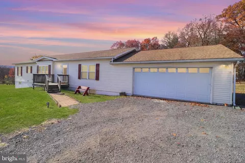 214 Fox Rd, Schuylkill Haven, PA 17972