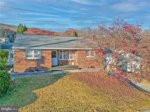 405 W Elm St, Tamaqua, PA 18252