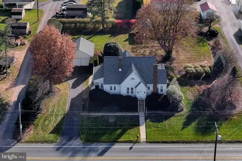 817 E Main St, Hegins, PA 17938