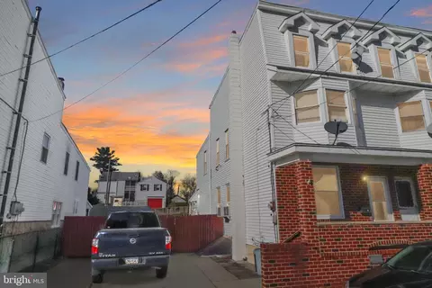 422 Pine Hill St, Minersville, PA 17954