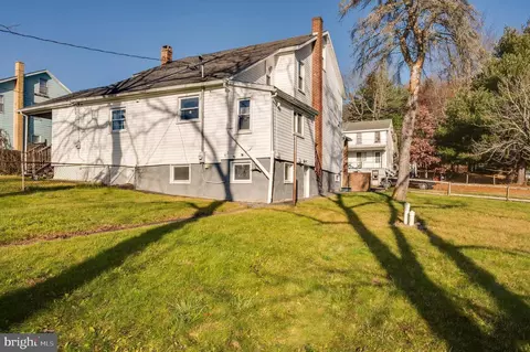 40 Main St, New Philadelphia, PA 17959